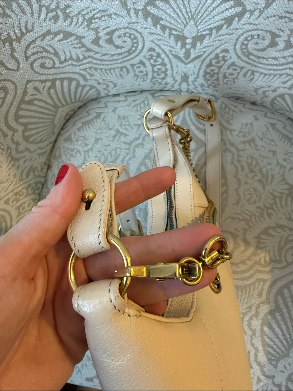 Gucci Aphrodite Small Shoulder Bag in Ecru - Picture 10 of 16